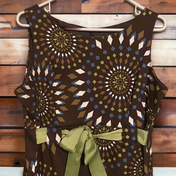 Dress - Picture 2 of 4